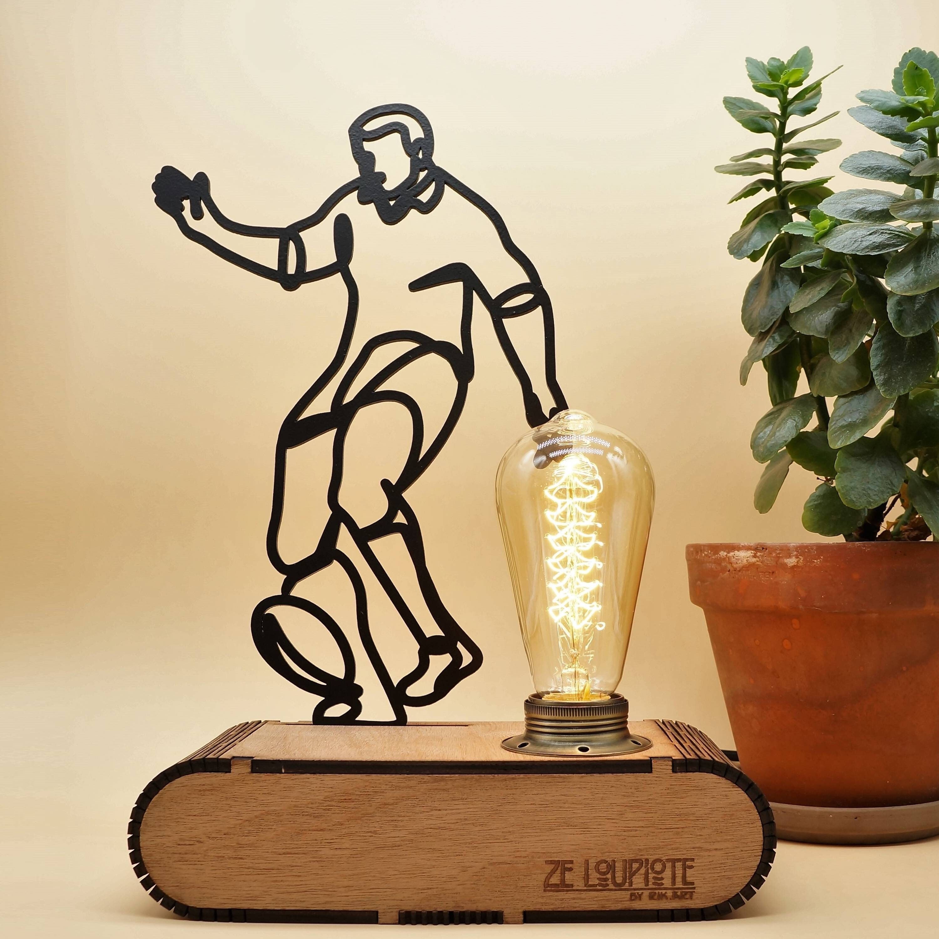Lampe à Poser en Bois, Ze Loupiotedesign Modèle Rugbymen.
