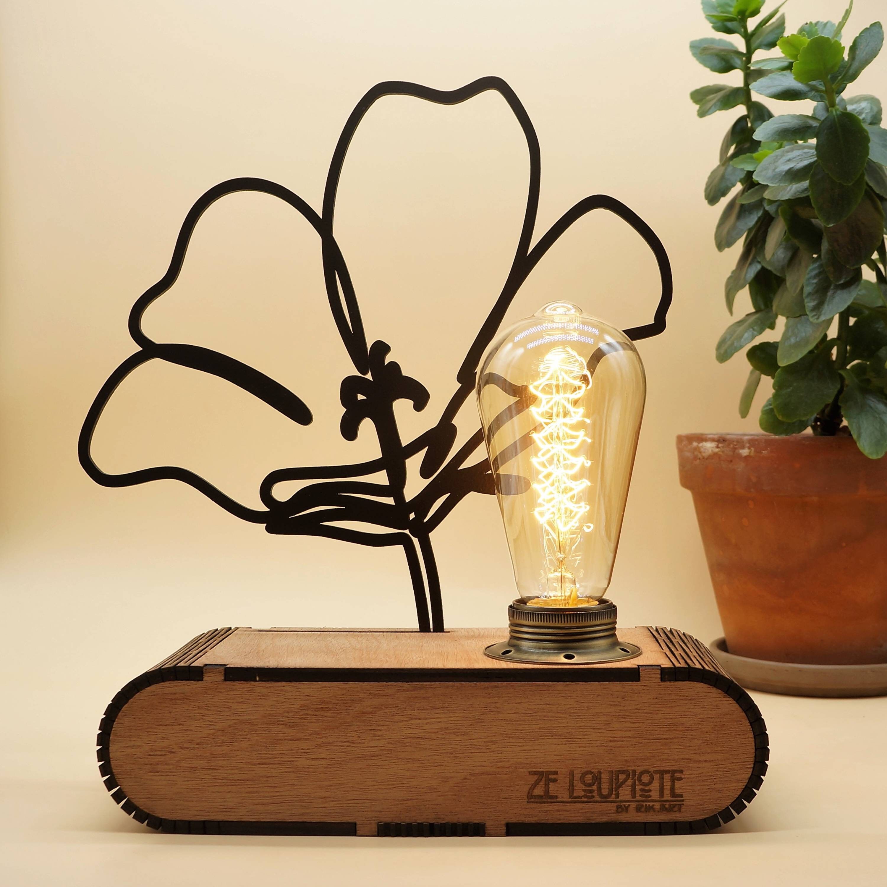 Lampe à Poser en Bois, Ze Loupiotedesign Modèle Coquelicot.