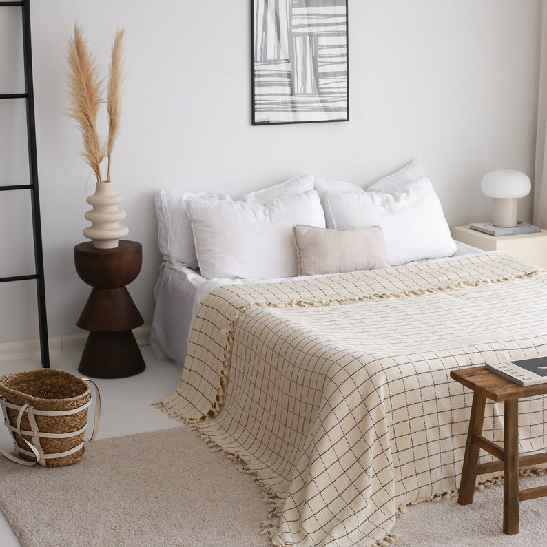 Cotton throw blanket is large and soft.
Throw blanket is eco friendly gift. Organic cotton throw is all season blanket.Soft king cotton bedspread is breathable and lightweight blanket.