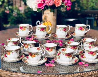 Royal Albert Teacup and Saucer: Old Country Roses, Fine Bone China (1960s)