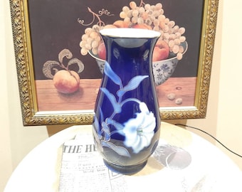 Vintage Japanese Fukagawa Vase, Ceramic Vase, Porcelain,  Cobalt Blue with Gold Gilded Lily Flower Details, 8.5"