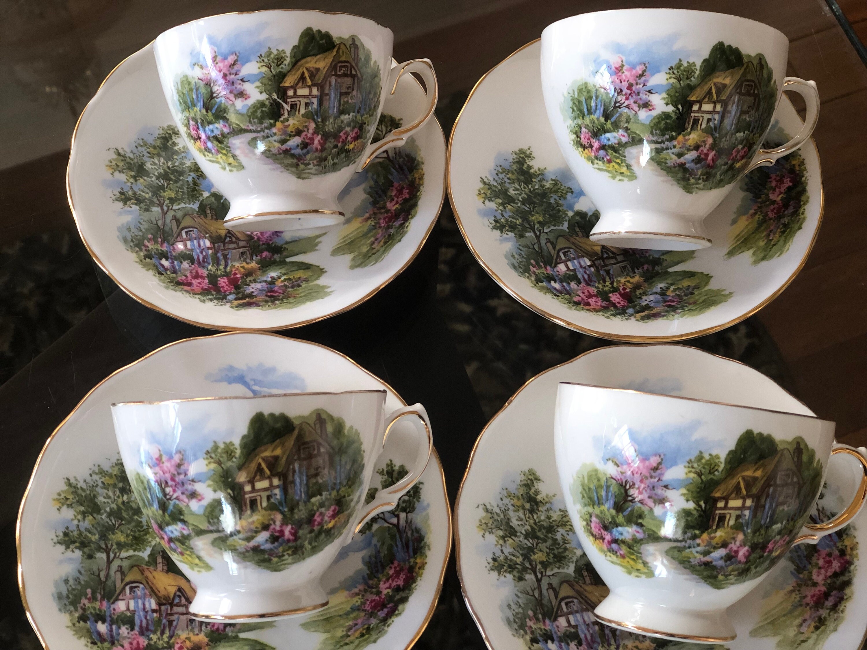 Paire de tasses à thé Royal Vale Pretty Cottage Design