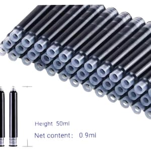Pu&ograve; includere: Un pacchetto da 50 cartucce d'inchiostro nero per penne stilografiche. Ogni cartuccia contiene 0,9 ml di inchiostro. Altezza: 50 ml. Contenuto netto: 0,9 ml.