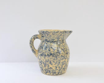 Vintage Yellowware Spongeware Pitcher – 5" Farmhouse Kitchen Decor
