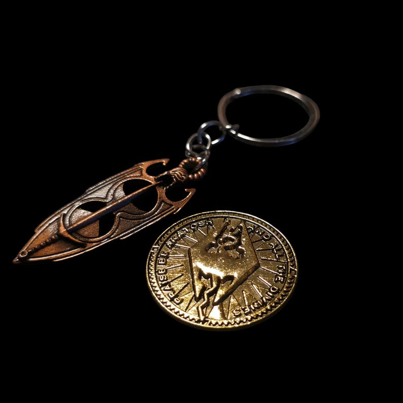 Spade di Skyrim Coin and Amulet