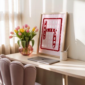Voelt als thuis muurafdruk | Leuke roze en rode woondecoratie afbeelding 4