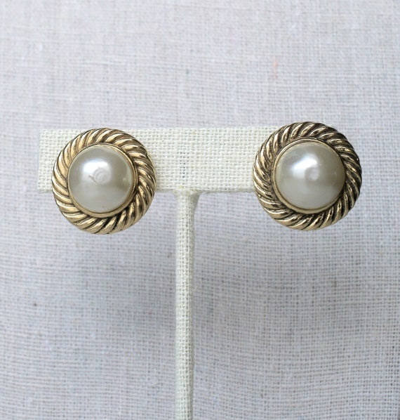 Chanel Vintage Goldtone and Faux Pearl Clip-On Ea… - image 2