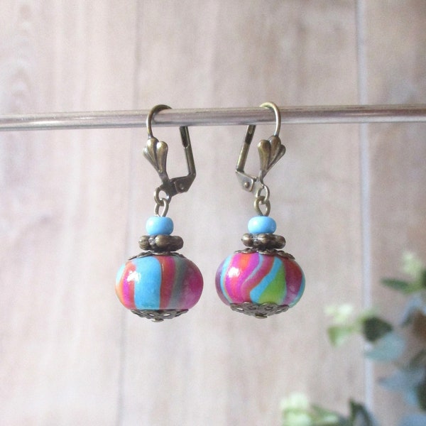 petites boucles d’oreilles bleu turquoise et rose fuchsia, choix dormeuse/crochet/clip à vis, bronze, bijou fantaisie fait main en France