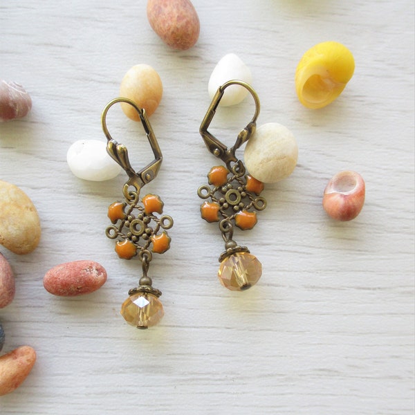 boucles d’oreilles attache bronze au choix : dormeuse/crochet/clip à vis, résine ocre orange et perle en verre, bijou artisanal français