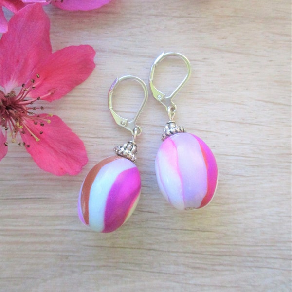 boucles d’oreilles acier inox argenté, au choix dormeuse ou crochet ou clip à vis, perle rose lilas et fuchsia, paire artisanale unique