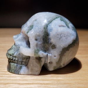 2.0&quot; Green Moss Agate Carved Crystal Skull Healing Realistic Natural Gemstone Carving 94g