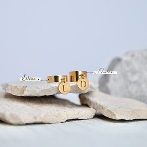 Anillo Selena / Ámbar - Anillo ajustable de acero inoxidable con borla de letra personalizable de 12 mm