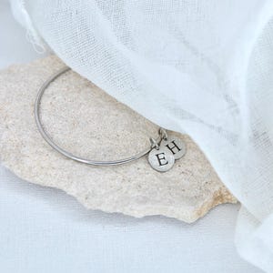 Brazalete Nolwenn - Personalizable en acero inoxidable y colgantes de letras