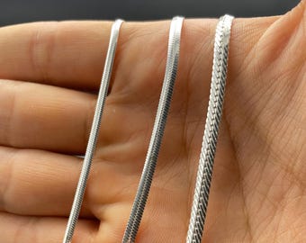 Collana a catena a spina di pesce in argento sterling 925 - Catena a serpente piatta per donne e uomini - Elegante collana minimalista in argento - Regalo di gioielli italiani