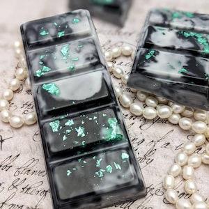 The Highwayman | Wax Melts for Readers, Writers, and the Generally Bookish | Unique Scents Inspired by Romance Novels and Literary Tropes
