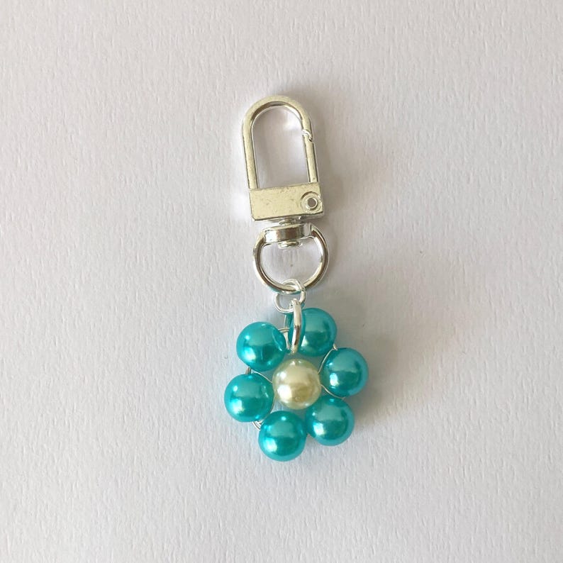 Multicolour Daisy Bag Charms, Beaded Flower Keychain, Cute Flowers