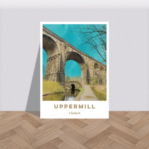 Uppermill Viadukt Saddleworth Blue Sky Print - Grafisches Dorf Poster, Bunte Kies Wandkunst, Fett Reise Kunstwerk Foto A6 - A2