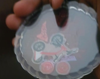 Llavero con forma de agitador inspirado en Saw Amanda Young y Jigsaw