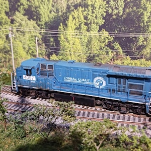 HO Scale GE B23-7R Super-7 Locomotive Shell image 3