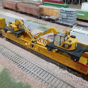 HO Scale Union Pacific MOW Crawler Car Kit w/2 Crawlers