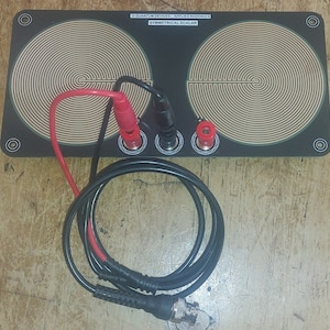 Small Dual Symmetrical Scalar Antenna With BNC Cable