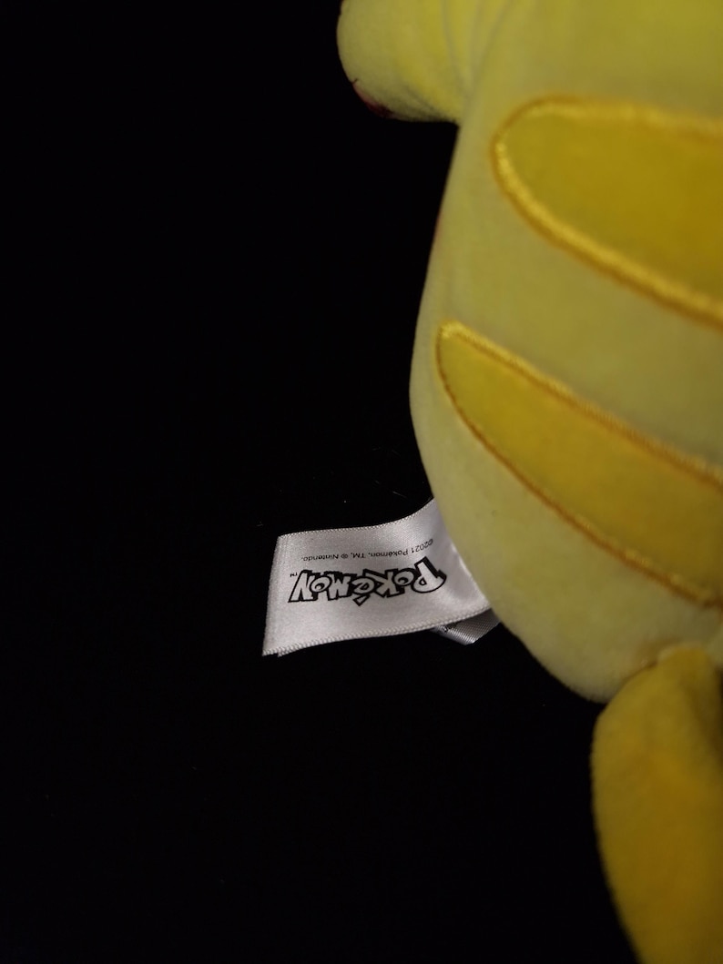 Pikachu, peluche de Pokémon de terror espeluznante, inquietante, espeluznante, embrujado, animal de peluche impactante, aterrador, monstruo con dientes, hecho a mano, carnoso, sangriento, ceniza. imagen 6