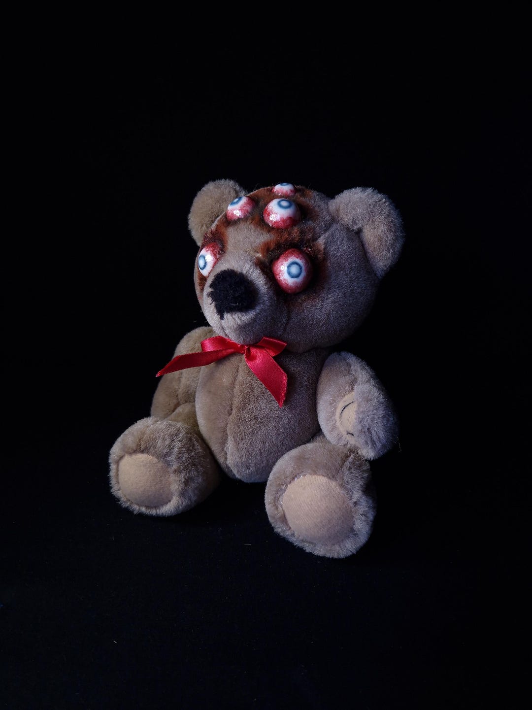 不気味なホラー、怖いテディベア、不気味な幽霊のぬいぐるみ、恐ろしい