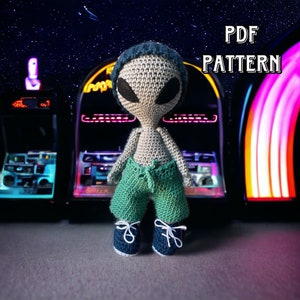 Alien crochet pattern, pdf pattern, amigurumi pattern, alien boy crochet pattern