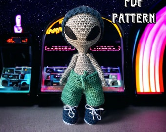 Alien crochet pattern, pdf pattern, amigurumi pattern, alien boy crochet pattern