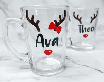 Taza navideña personalizada de reno, taza con inicial en forma de cuernos, regalo ideal para rellenar el calcetín navideño de los niños.