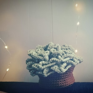 Crochet leaf coaster pattern