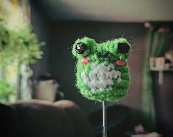Crochet pocket frog