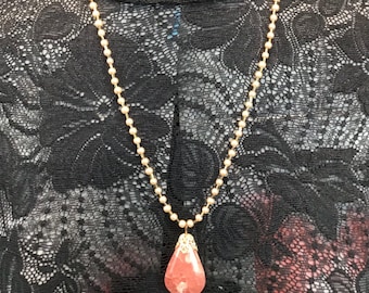 Vintage handmade pink quartz teardrop pendant necklace with beaded chain