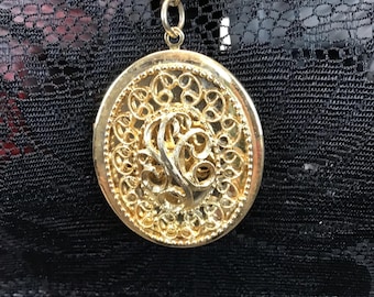 Vintage Sarah Coventry locket with 24” gold plated rope chain