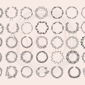 K&ouml;nnte beinhalten: Ein Set mit 36 handgezeichneten Kranzillustrationen in Schwarzwei&szlig;. Die Kr&auml;nze bestehen aus Bl&auml;ttern und Zweigen und eignen sich perfekt, um Ihren Designs einen Hauch von Natur zu verleihen.
