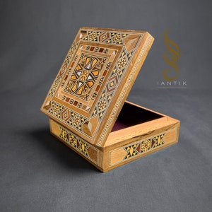 Schmuckschatulle aus Holz / Handgemachte Mosaikbox mit Perle - Intarsien, Ringbox, Holzbox, Zubehörbox mit rotem Samt gepolstert