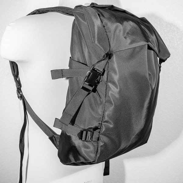 IGNOBLE Rucksack 2.4.10 - Double Buckle Design - Made in the USA - MIUSA