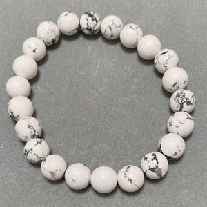 Handmade 8mm Howlite gemstone stretch bracelet