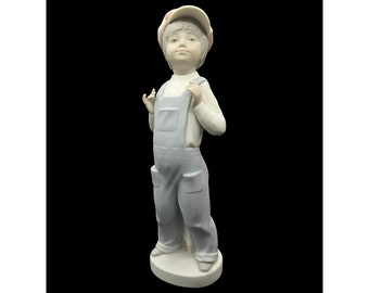 LLADRO Boy From Madrid - Without Box 42 Spanish Traditions Style: 4898 MATTE