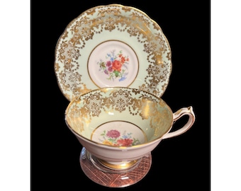 VTG ‘PARAGON’ Dbl Warrant English Fine Bone China Teacup Saucer in Pale Green Pattern with Center Floral Bouquet & Gilded Trim