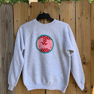 Vintage 80s Cute Piglets raglan sleeve sweatshirt size Large by Hanes Her way.