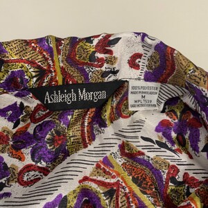 Vintage Ashleigh Morgan Button up blouse Polyester blouse Size Medium. image 4