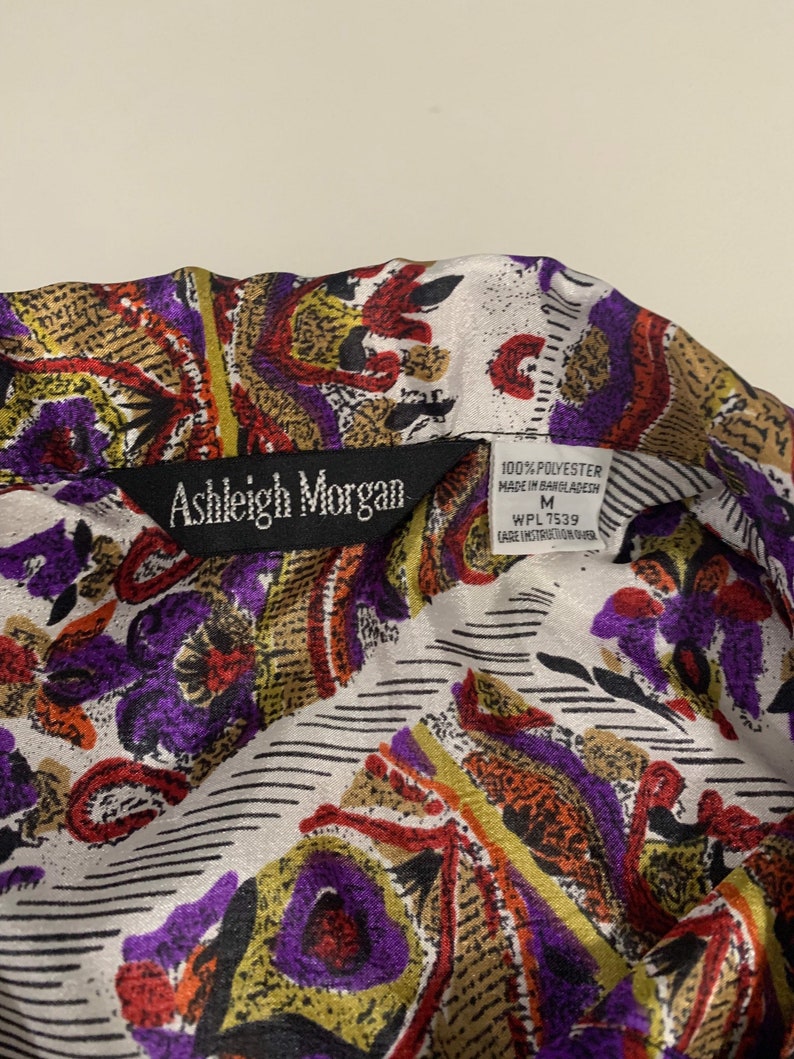 Vintage Ashleigh Morgan Button up blouse Polyester blouse Size Medium. image 4