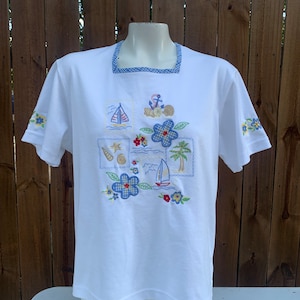 ヴィンテージ ボンワース レディース T シャツ、サイズ XS、ホワイト/ブルー、セイルボート、航海用半袖刺繍。