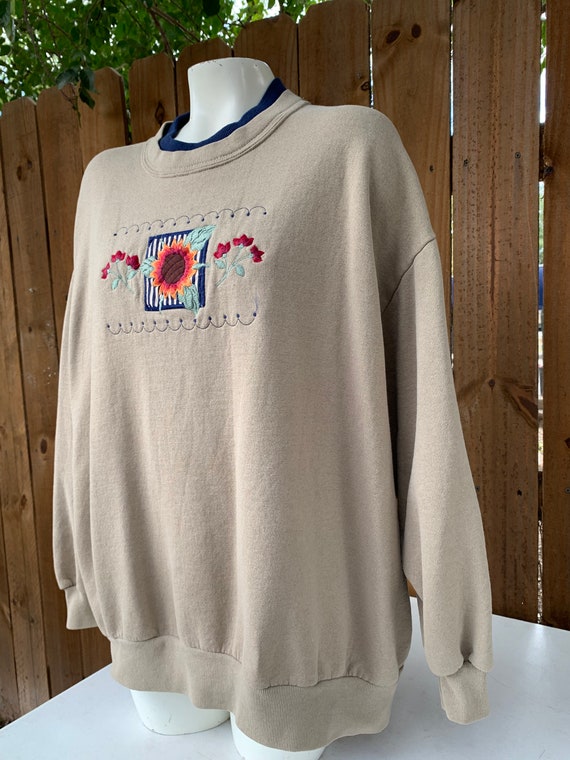 90’s Vintage “Sunflower” embroidered sweatshirt s… - image 2