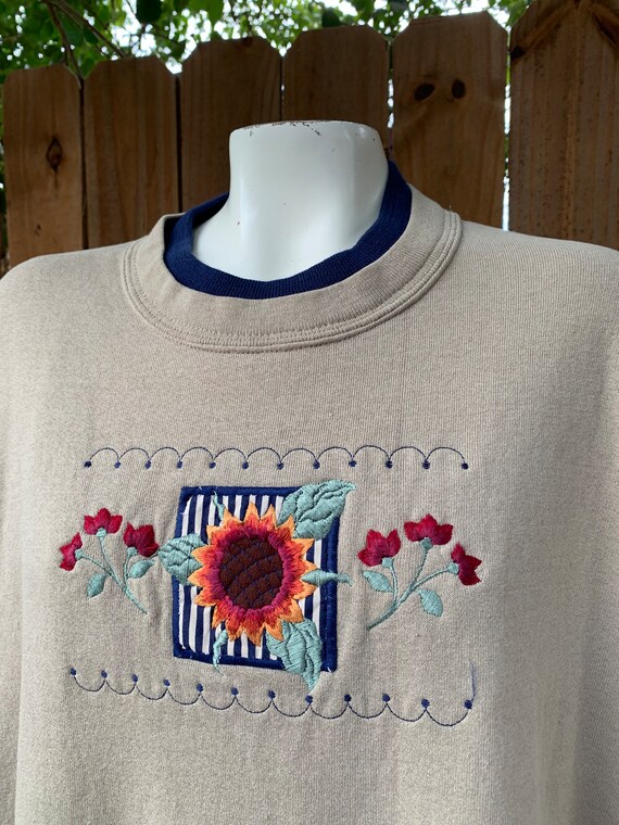 90’s Vintage “Sunflower” embroidered sweatshirt s… - image 3