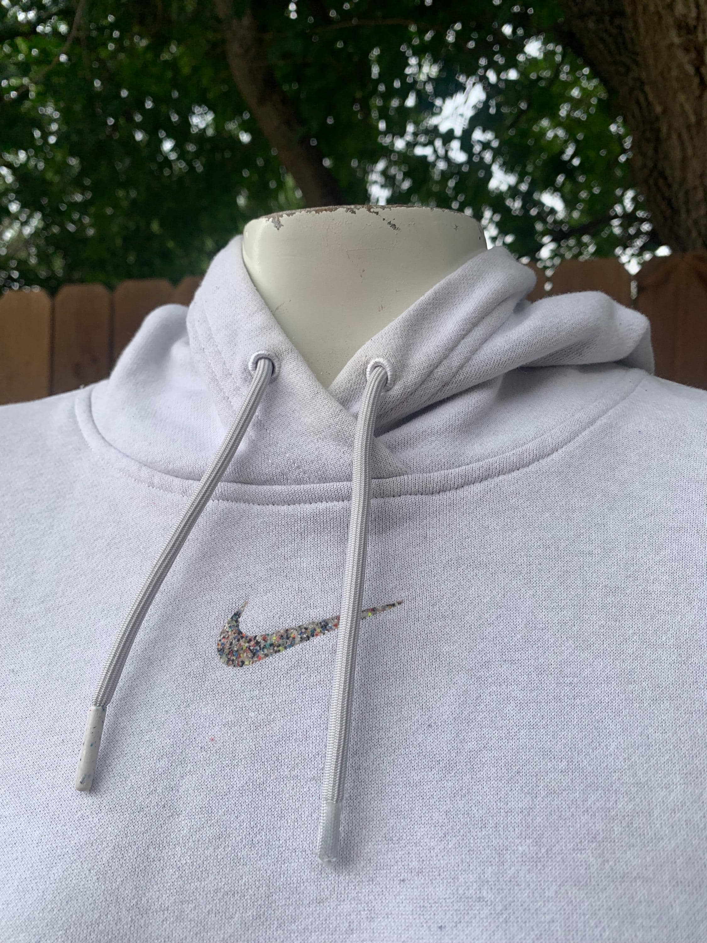 Nike Center Swoosh Unisex Hoodies Size Medium, off White