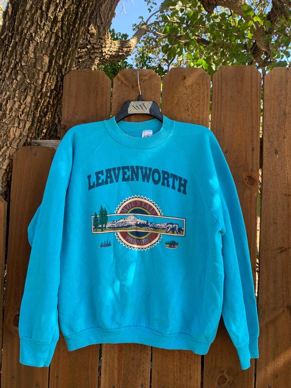 1990s Vintage Leavenworth Mountain Paradise Crewneck