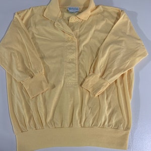 Vintage Mark, Fore & Strike collared Tshirt size Medium, Classic Vintage, Yellow elastic waist 3/4 sleeves, Summer basics, Cute.