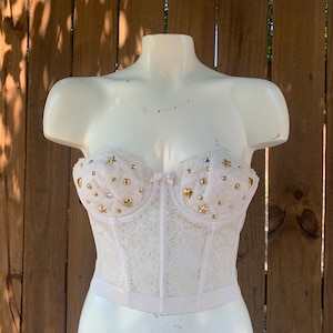 80s Vintage Gelmart Beige Lace Gold Embellished Corset Top size 34B.